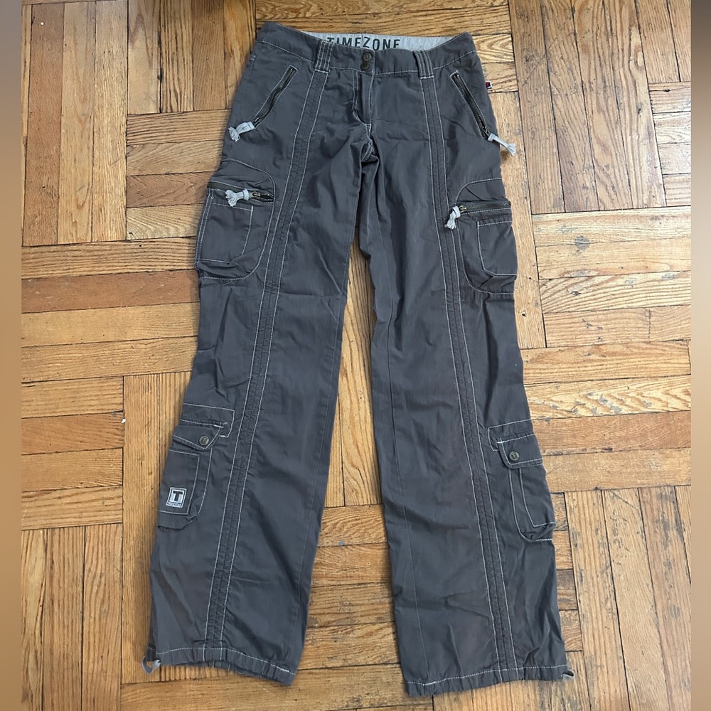 TIMEZONE cargo pants size 28
low waisted y2k